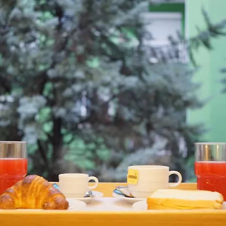 Destil Couette-café Tirana